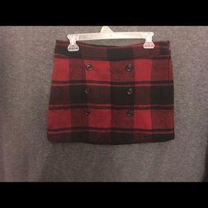 Wool skirt with poly lining